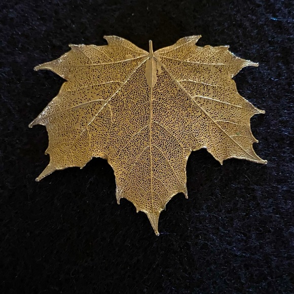 Gold leaf - Picture 1 of 6